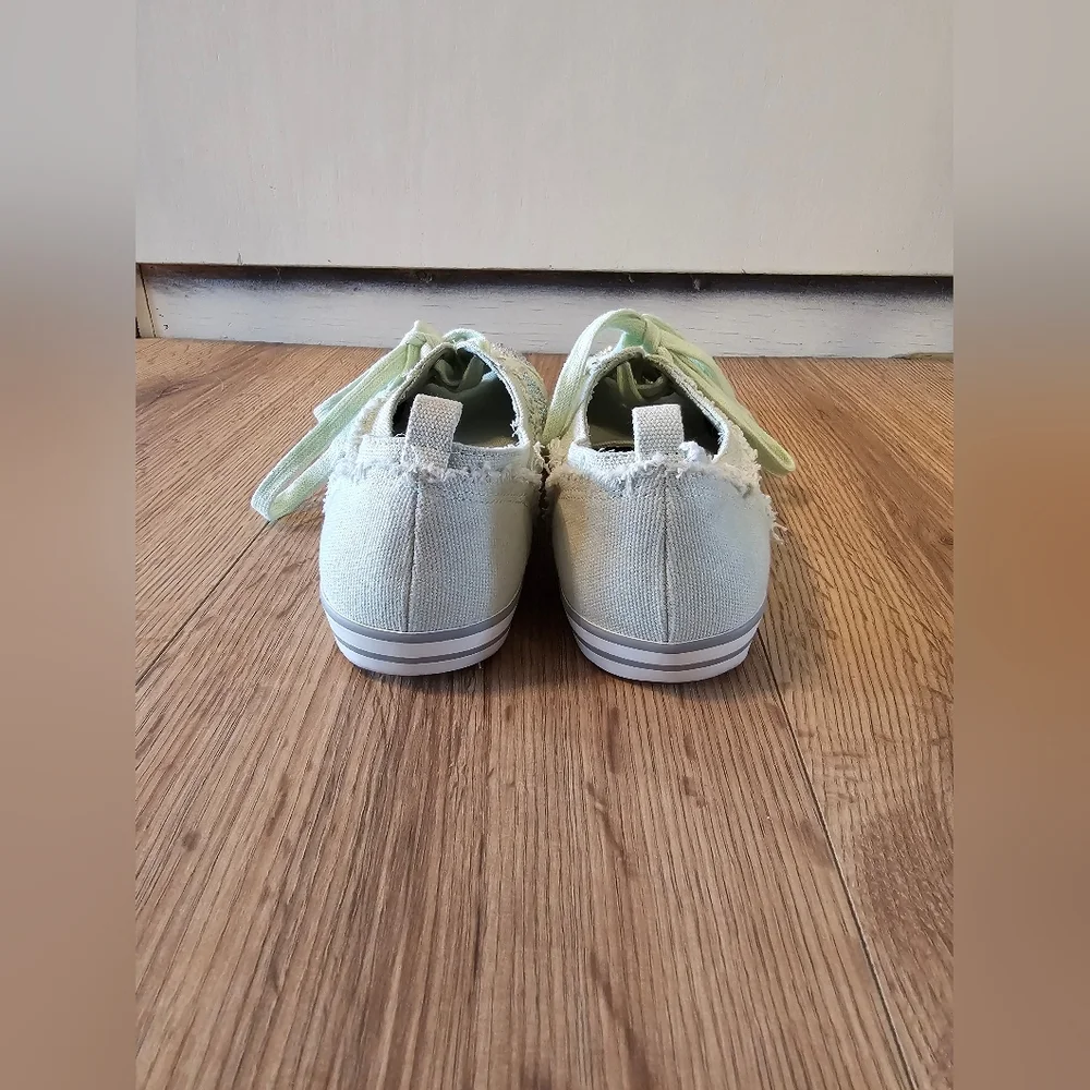 Gianni Bini Mint Green Sparkle Sneakers, Size 8.5